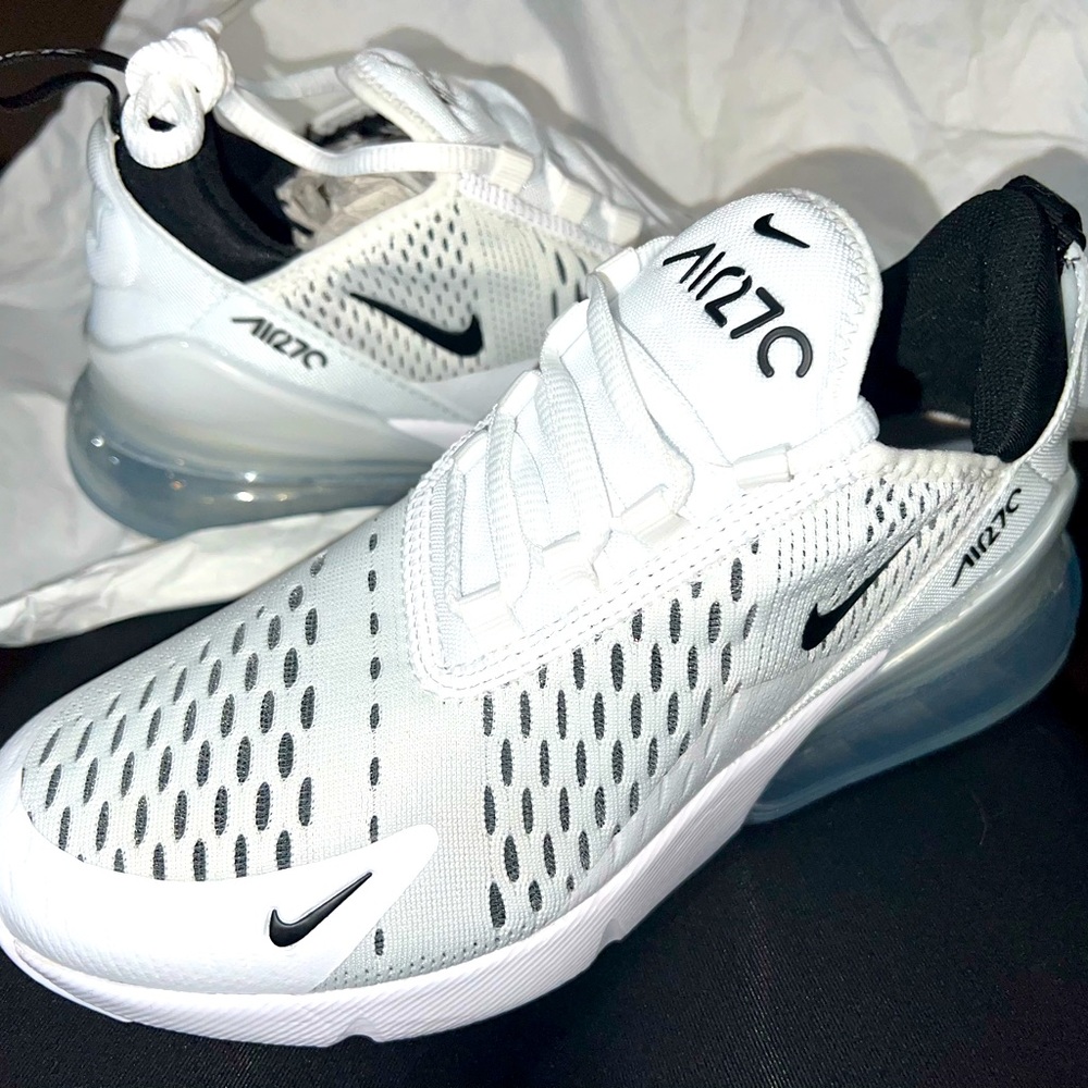 *New* Nike Air Max 270 size 5.5